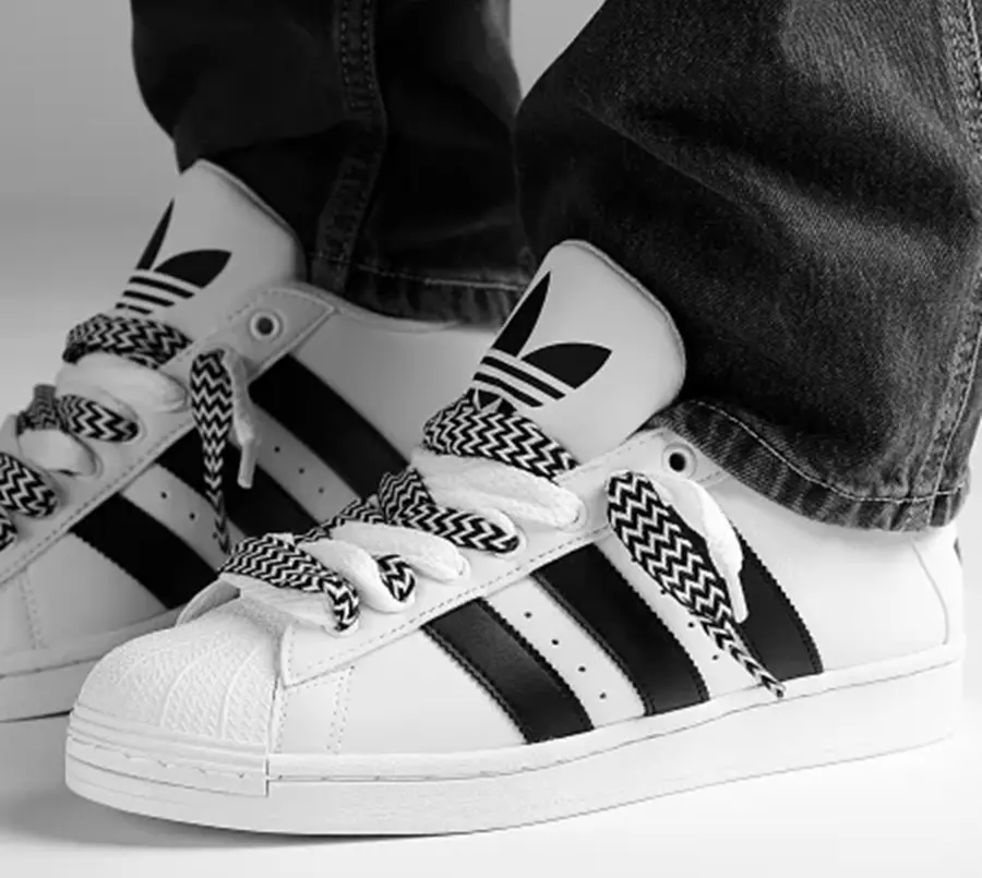 Alternative view of Giày Adidas Originals Superstar 'Reflective White Black' IF1585