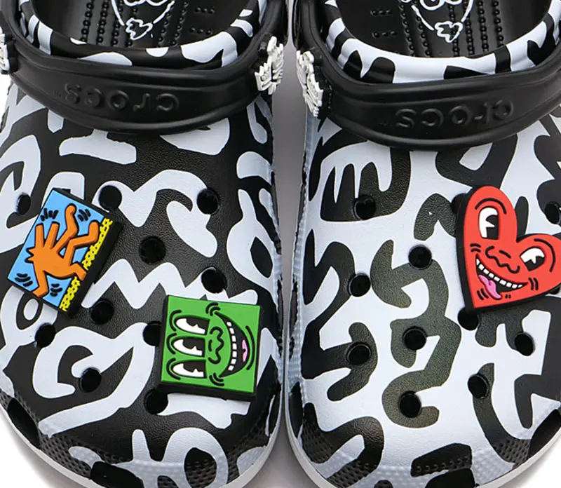 Dép Crocs Classic Clog 'Keith Haring' 209488-001 - Ảnh 7