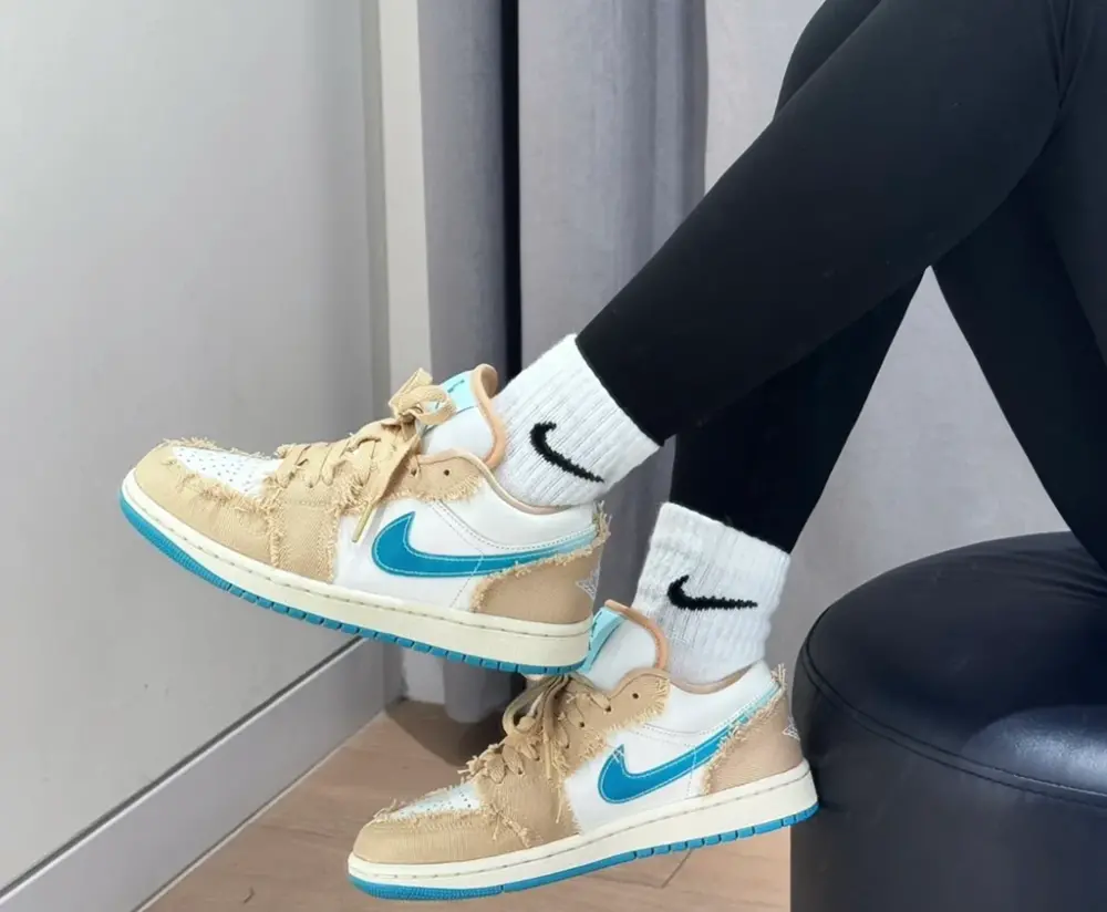 Alternative view of Giày Nike Air Jordan 1 Low SE 'Wave' HF4983-252