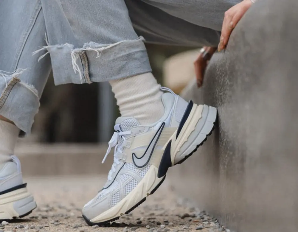 Alternative view of Giày Nike V2K Run Runtekk ‘Summit White Navy’ FD0736-102