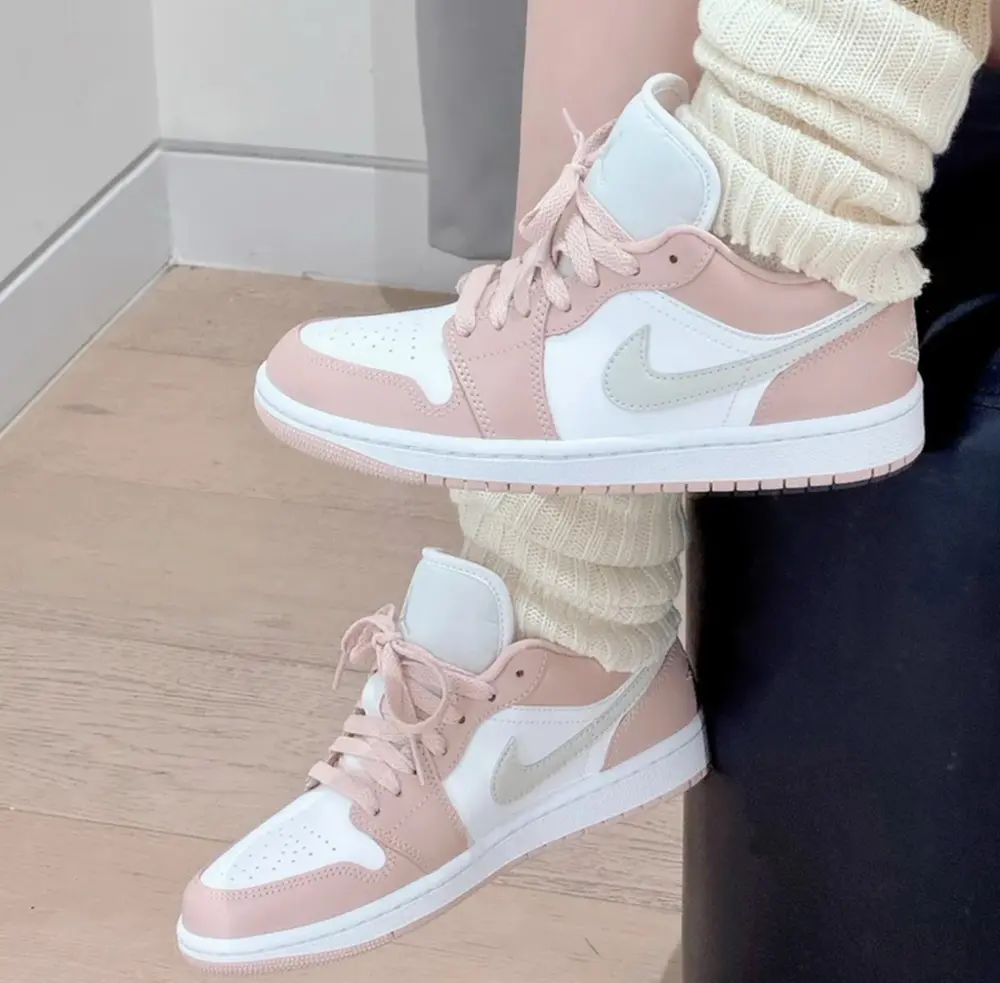 Alternative view of Giày Nike Jordan 1 Low 'Particle Beige' DC0774-120