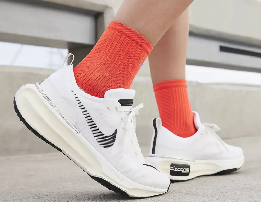 Alternative view of Giày Nike ZoomX Invincible 3 'Summit White Black' DR2660-102