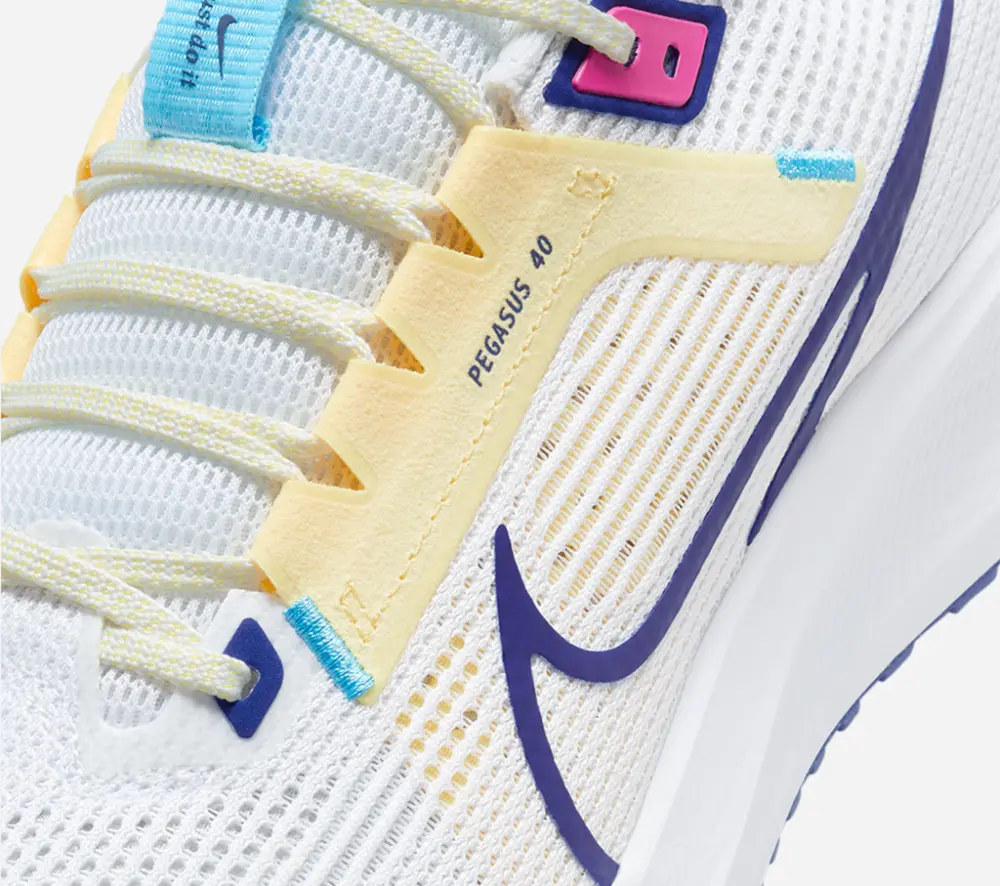Alternative view of Giày Nike Air Zoom Pegasus 40 'White Deep Royal Blue' DV3853-105