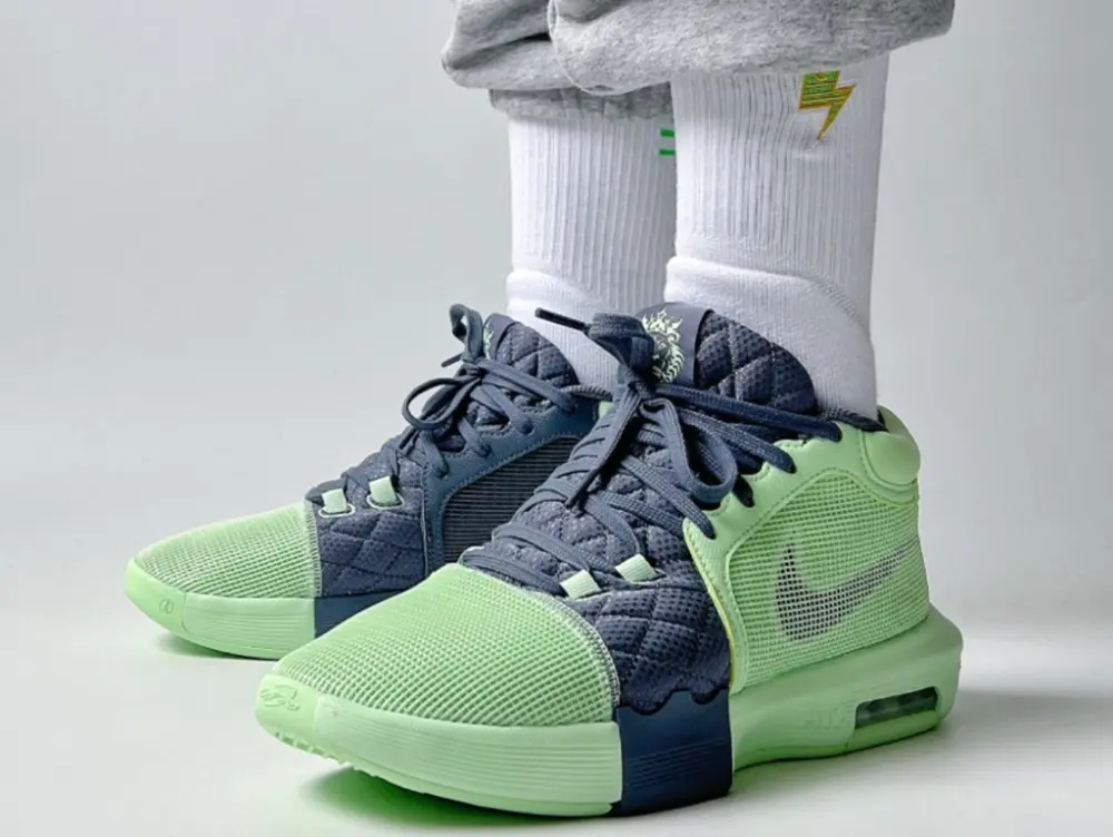 Alternative view of Giày Nike LeBron Witness 8 ‘Vapor Green’ FB2239-300