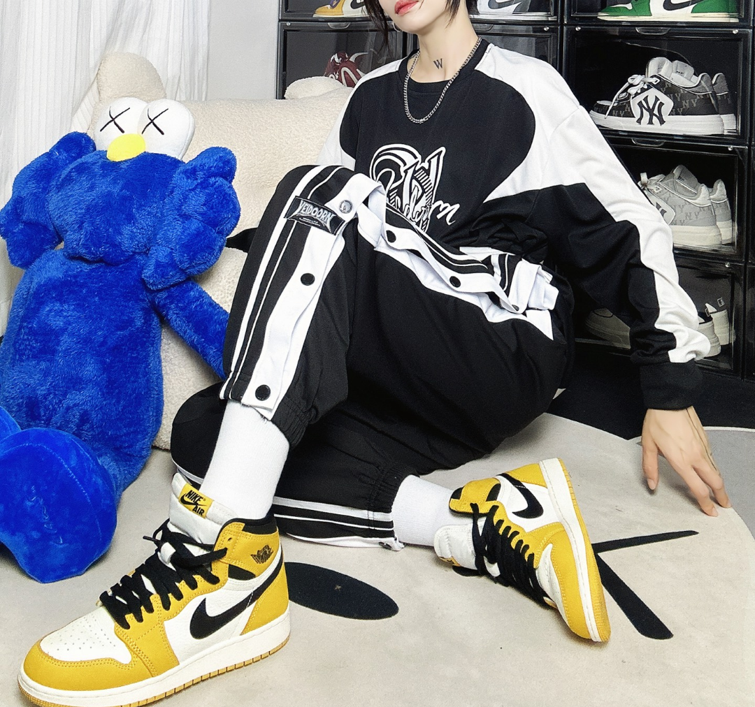 Giày Nike Air Jordan 1 Retro High OG ‘Yellow Ochre’ FD1437-701 - Ảnh 3