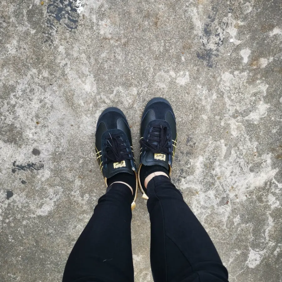 Alternative view of Giày Asics Mexico 66 ‘Black Rich Gold’ 1183A349-001