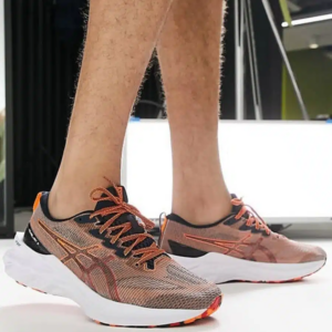 Alternative view of Giày Asics Novablast 2 LE 1011B331-800