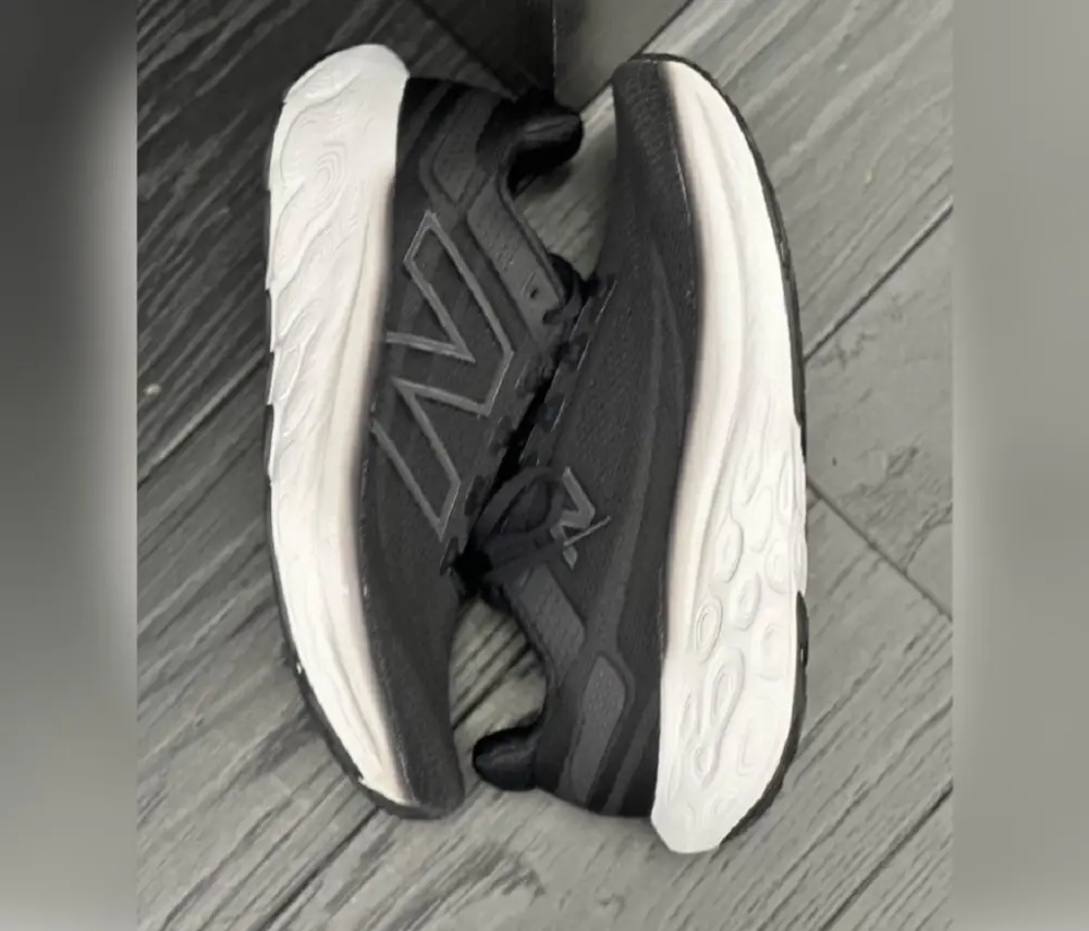 Alternative view of Giày New Balance Fresh Foam X 1080v13 'Black White' M1080K13