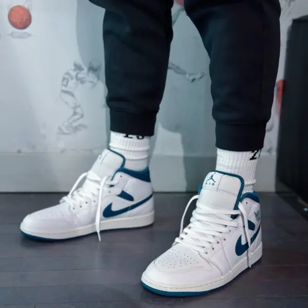 Alternative view of Giày Nike Air Jordan 1 Mid ‘Industrial Blue’ FN5215-141