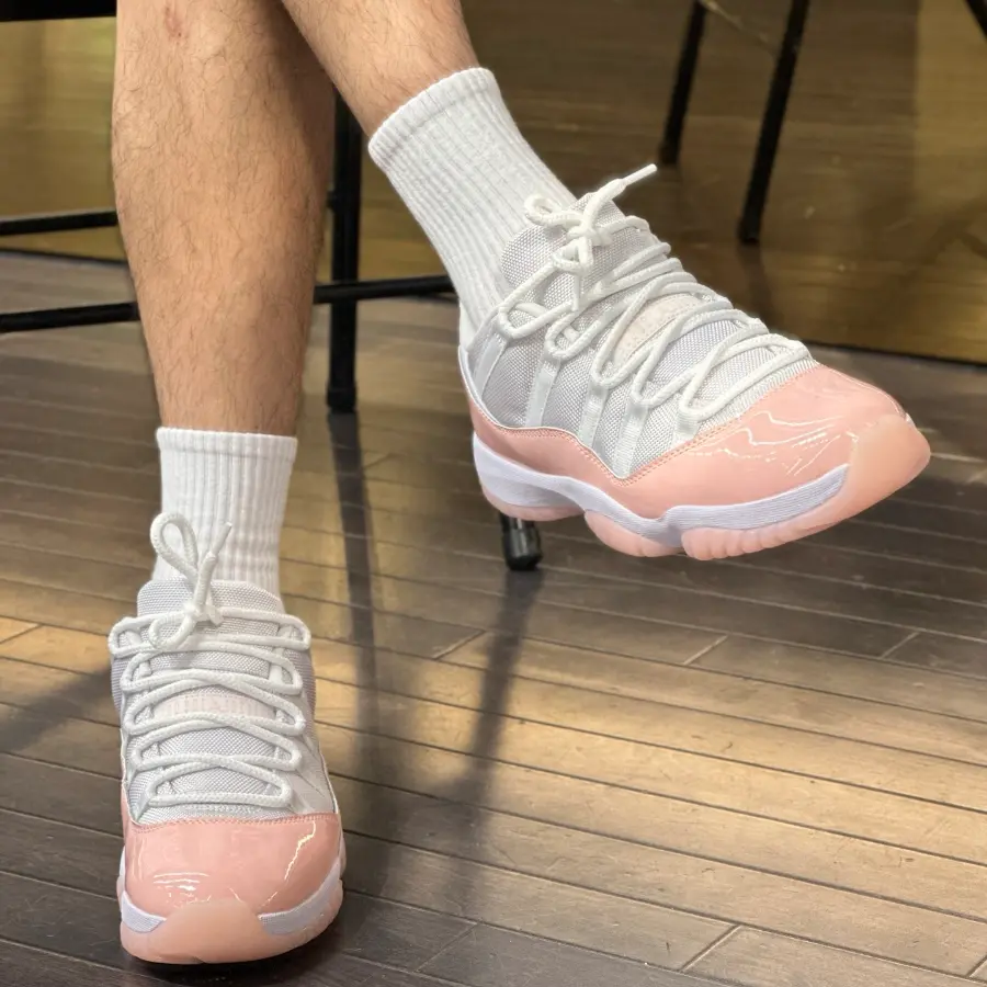 Alternative view of Giày Nike Air Jordan 11 Retro Low ‘Legend Pink’ AH7860-160