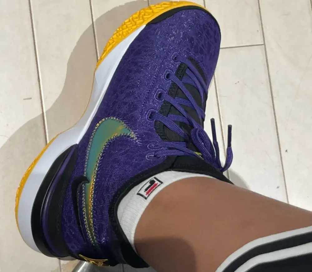Alternative view of Giày Nike Zoom LeBron NXXT Gen EP 'Lakers' DR8788-500