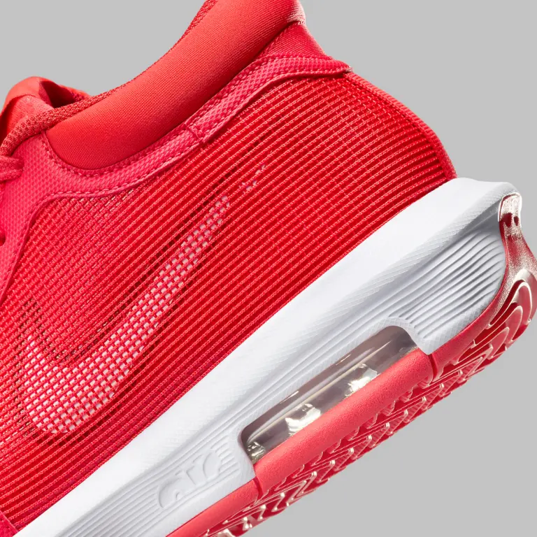 Alternative view of Giày Nike LeBron Witness 8 ‘Light Crimson’ FB2239-600