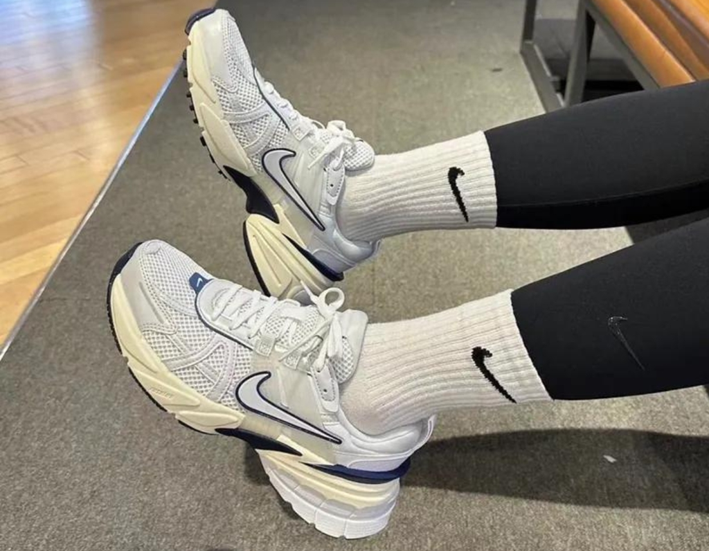 Giày Nike V2K Run Runtekk ‘Summit White Navy’ FD0736-102 - Ảnh 3