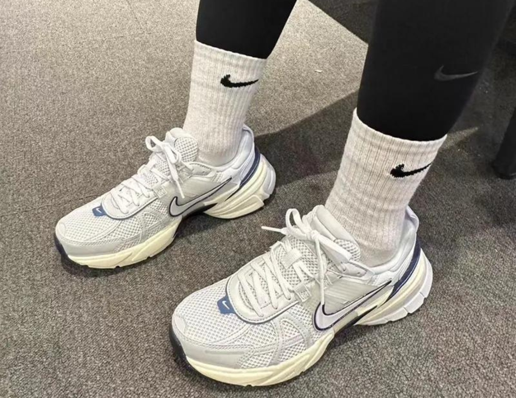 Giày Nike V2K Run Runtekk ‘Summit White Navy’ FD0736-102 - Ảnh 4