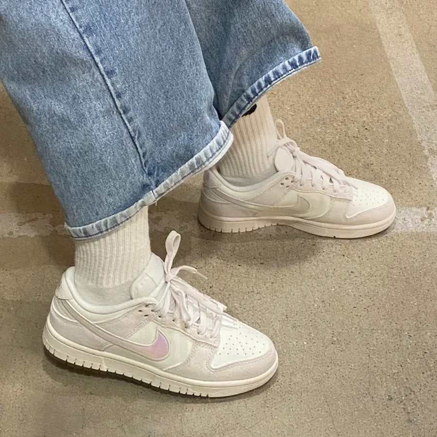 Giày Nike Dunk Low 'Sail Iridescent Swoosh' HF5074-133 - Ảnh 4