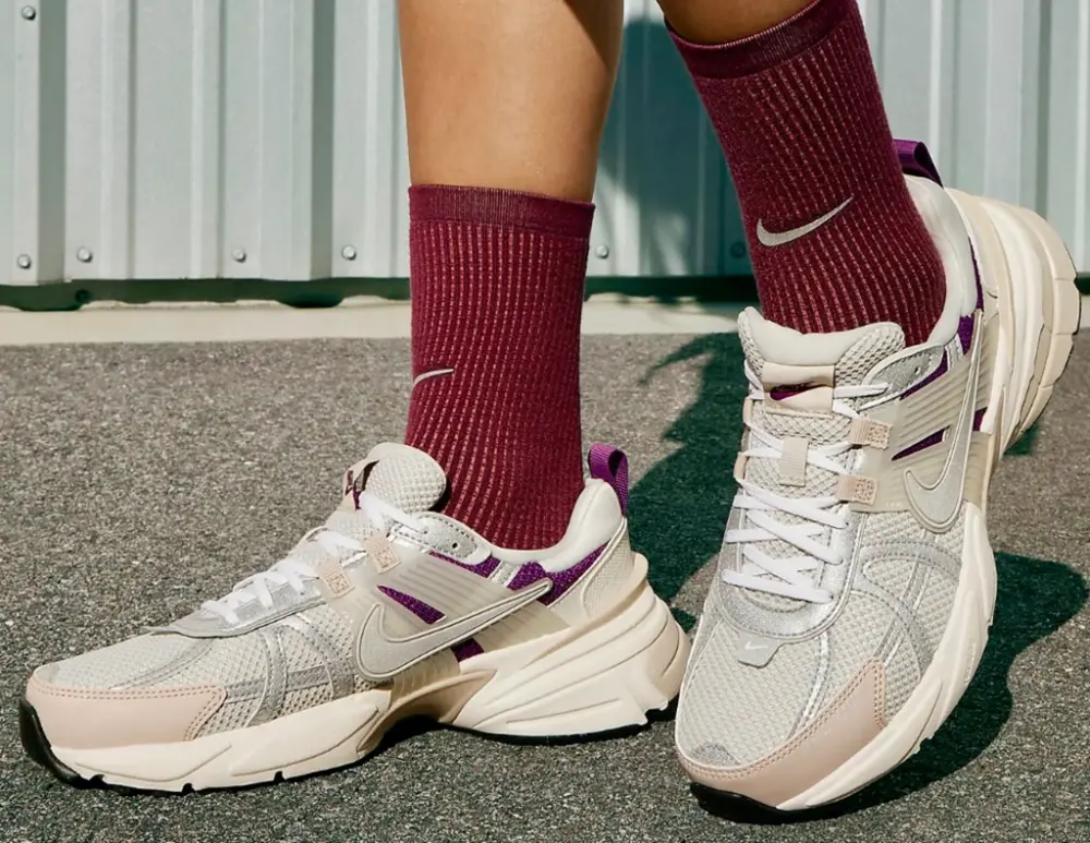 Alternative view of Giày Nike V2K Run Premium 'Light Bone Viotech' HF4305-072