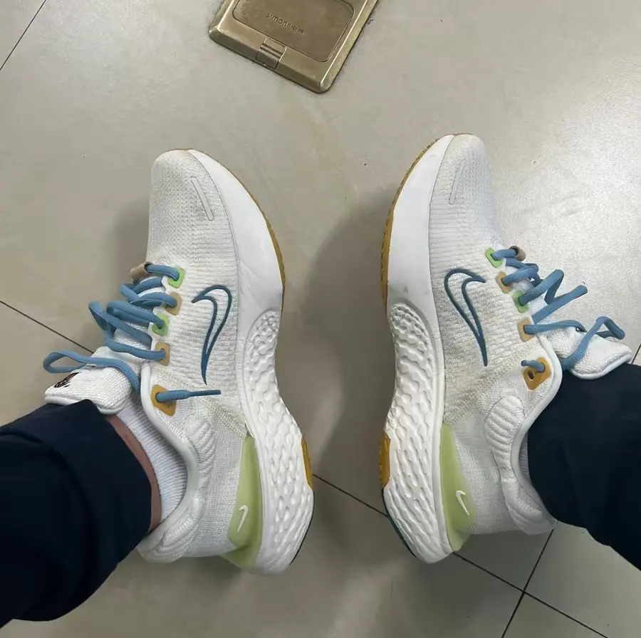 Alternative view of Giày Nike ZoomX Invincible Run Flyknit 2 ‘Sail Hot Curry’ DV1745-181