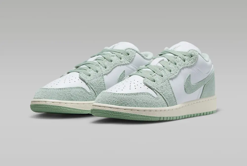 Alternative view of Giày Nike Air Jordan 1 Low SE GS 'Seafoam' FN9137-131