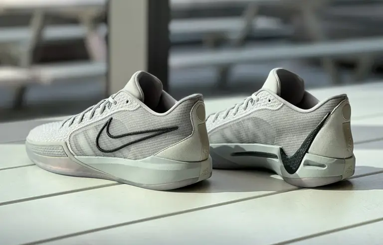 Alternative view of Giày Nike Sabrina 1 ‘Ionic Photon Dust’ FQ3381-010