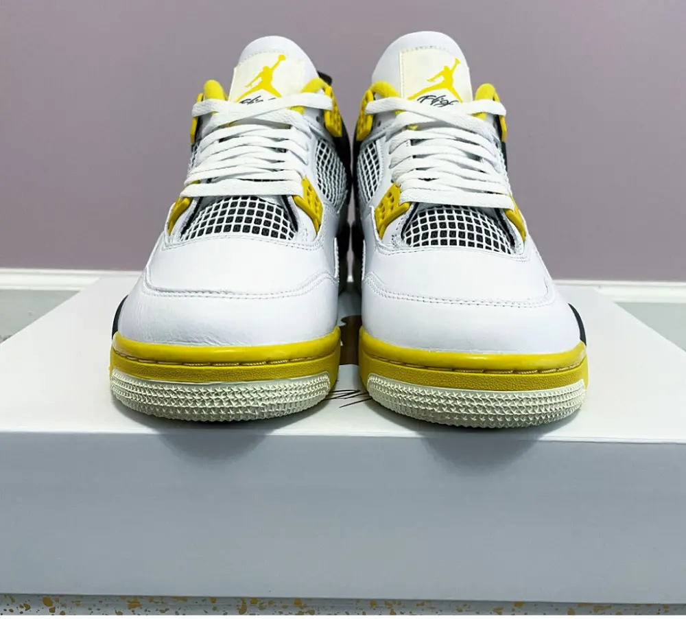 Alternative view of Giày Nike Jordan 4 Retro 'Vivid Sulfur' AQ9129-101
