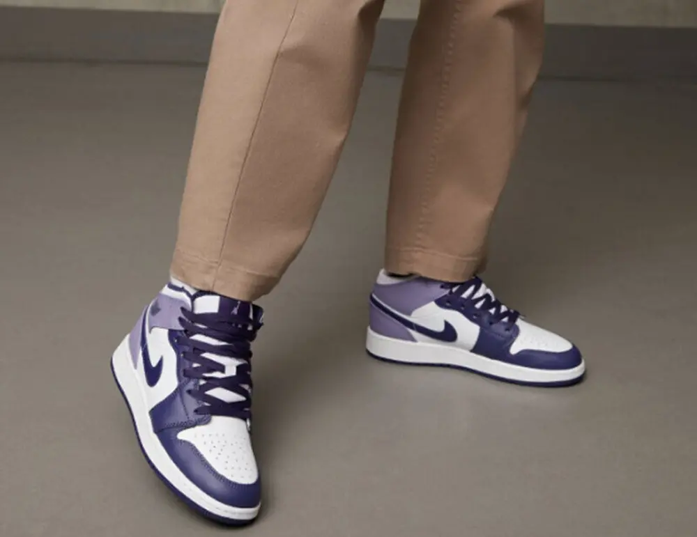 Alternative view of Giày Nike Air Jordan 1 Mid GS 'Sky J Purple' DQ8423-515