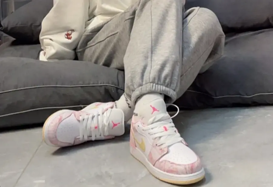 Alternative view of Giày Nike Air Jordan 1 Low 'Paint Drip' (GS) CW7104-601
