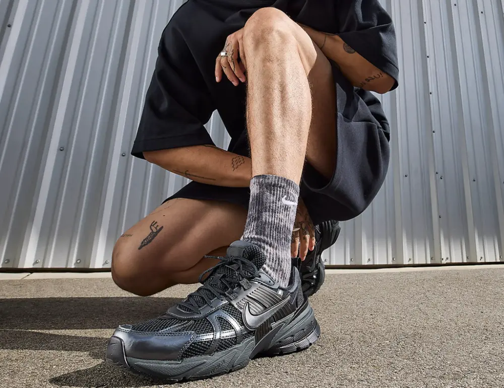 Alternative view of Giày Nike V2K Run 'Black Anthracite' HJ4497-001