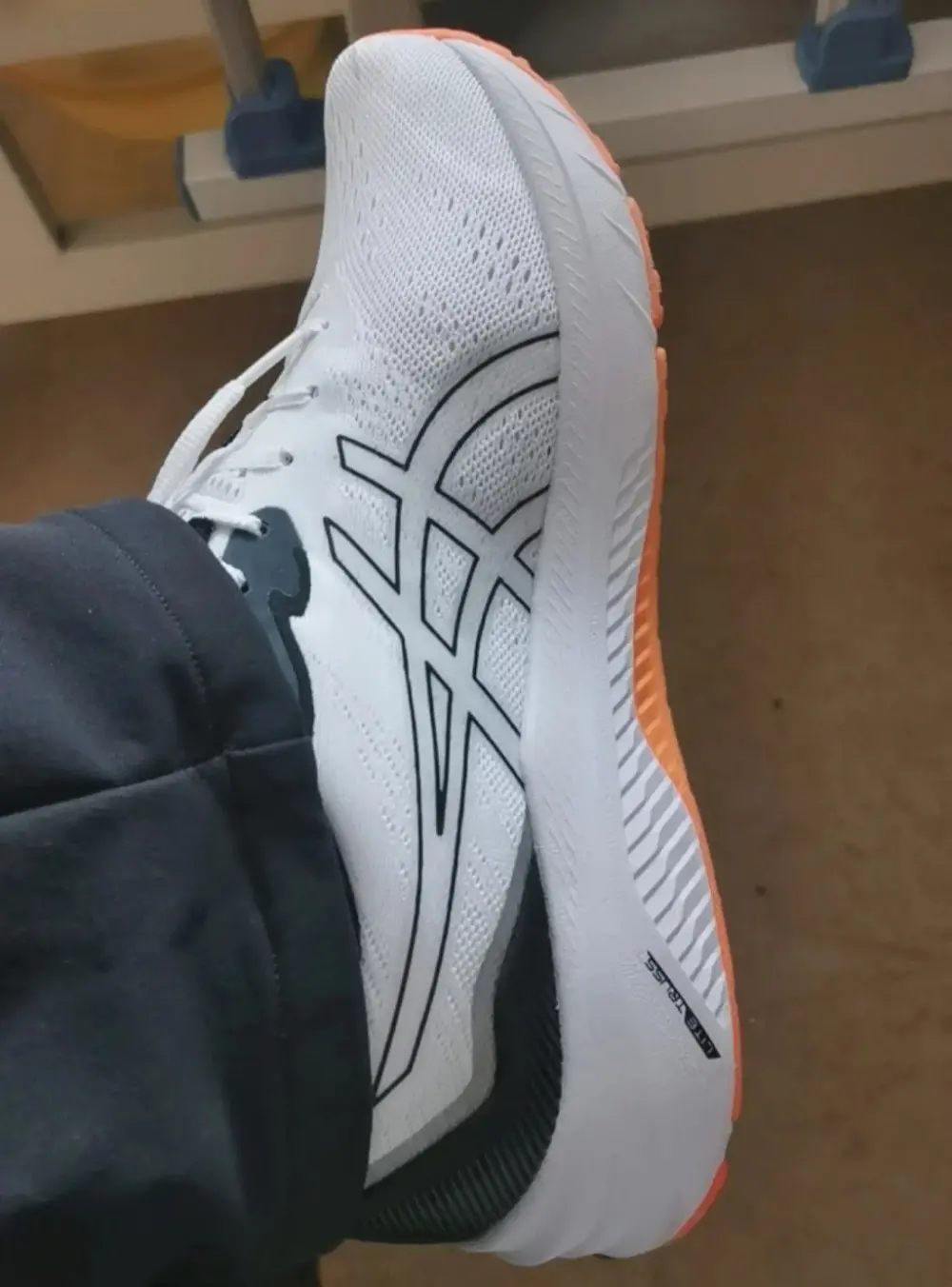 Alternative view of Giày Asics GT-1000 11 'White Blue' 1011B356-100