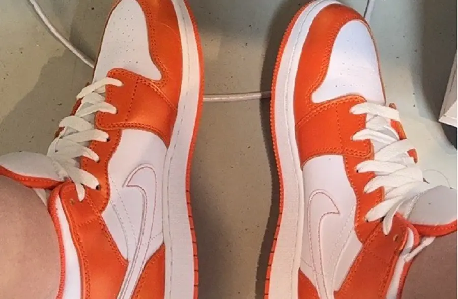Alternative view of Giày Nike Jordan 1 Mid 'Cosmic Clay' BQ6472-108