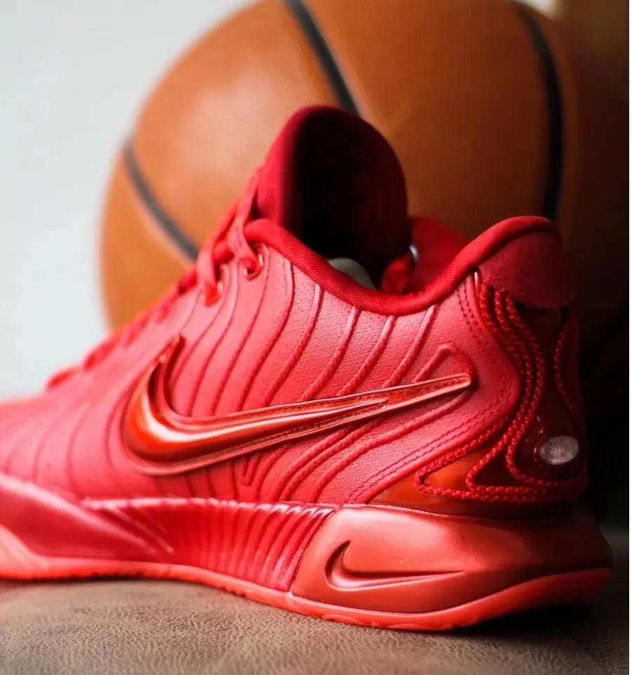 Alternative view of Giày Nike LeBron 21 'Gym Red' HF5951-600