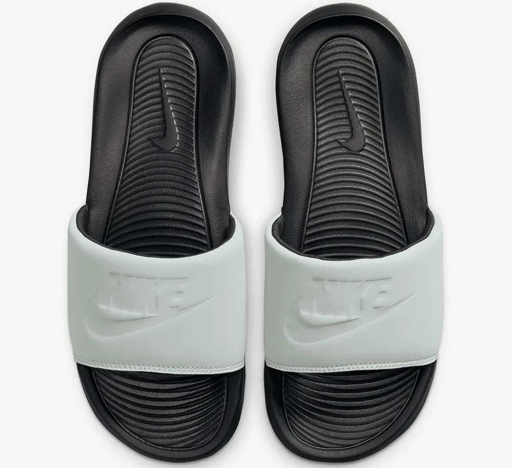 Alternative view of Dép Nike Victori One Slide 'Light Silver' CN9675-014