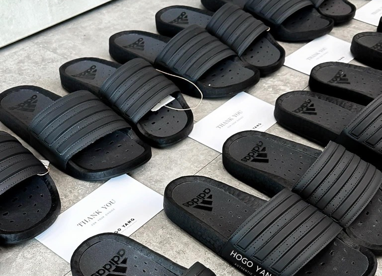 Dép Adidas Adilette Boost Carbon Core Black GX4285 - Ảnh 5