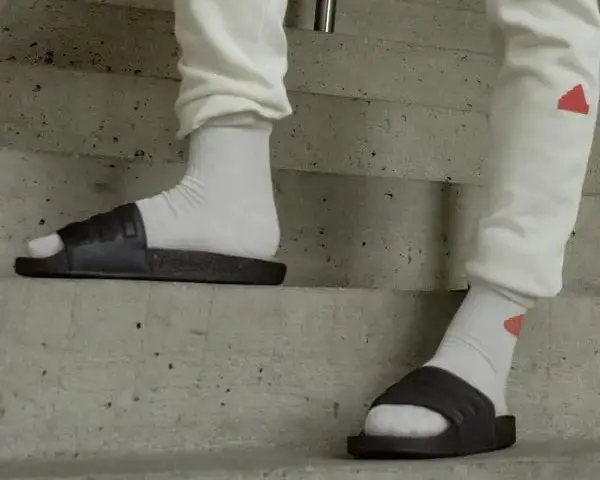 Alternative view of Dép Adidas Adilette Boost Carbon Core Black GX4285
