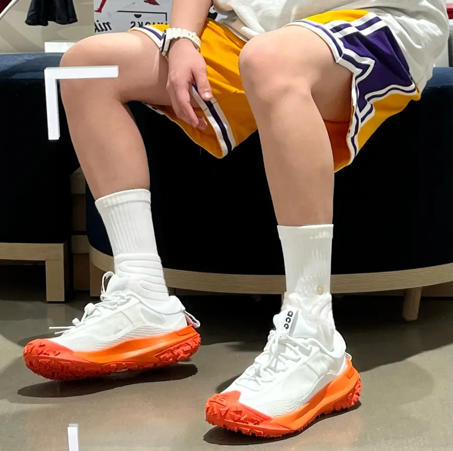 Alternative view of Giày Nike ACG Mountain Fly 2 Low ‘Orange’ DV7903-100
