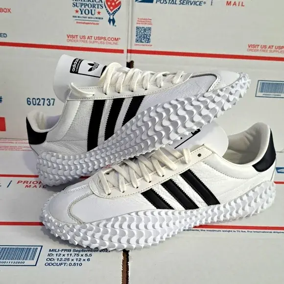 Alternative view of Giày Adidas Country Kamanda ‘Cloud White’ EE5668