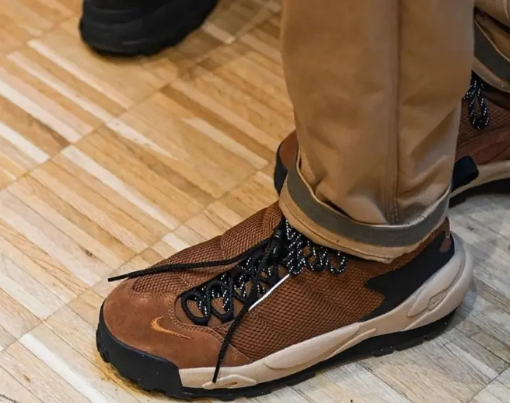 Alternative view of Giày Nike Magmascape x Sacai ‘Light British Tan’ FN0563-200