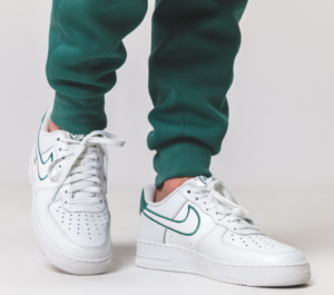 Alternative view of Giày Nike Air Force 1 Low 'Summit White' FN8349-100