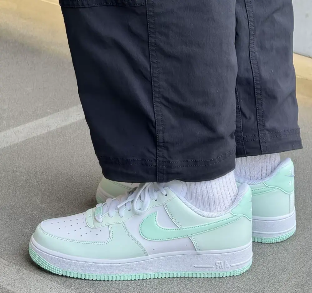 Giày Nike Air Force 1 ‘Barely Green Mint Foam’ FZ4123-394 - Ảnh 3