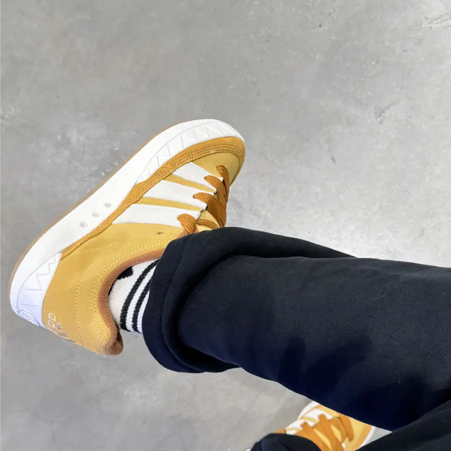 Alternative view of Giày Adidas Adimatic ‘Oat Mesa’ IF8797