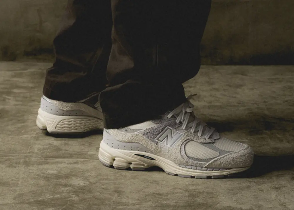 Alternative view of Giày New Balance 2002R ‘Beige Grey’ M2002REK