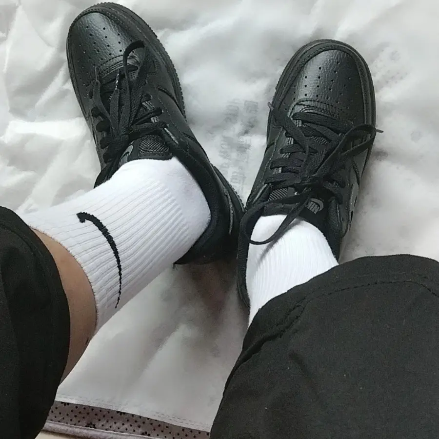 Alternative view of Giày Nike Air Force 1 Low GS Cut Out ‘Black Grey’ FQ2413-001
