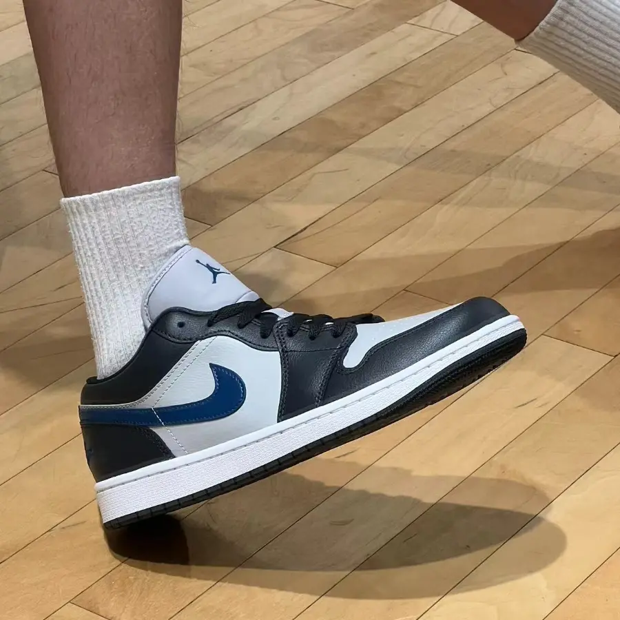 Alternative view of Giày Nike Air Jordan 1 Low ‘Anthracite Industrial Blue’ DC0774-040