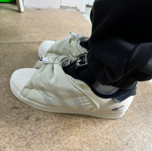 Alternative view of Giày Adidas Superstar x Melting Sadness ‘Shu Shi’ ID9474