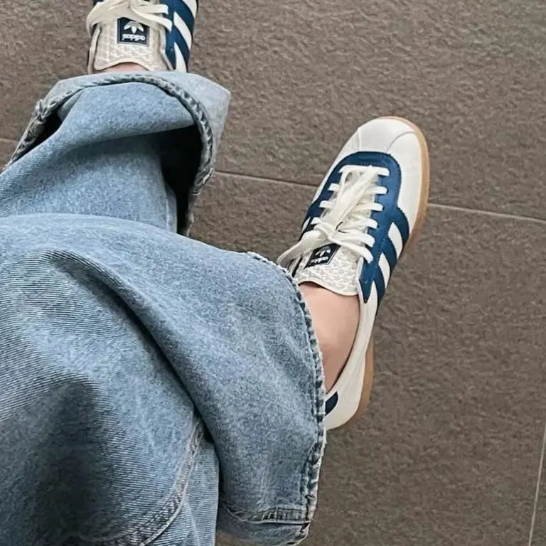 Alternative view of Giày Adidas London ‘Core White’ IG6208