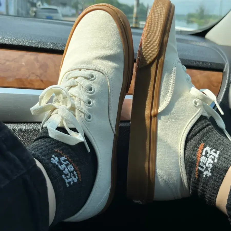Alternative view of Giày Vans Classic Slip-On ‘Marshmallow Gum’ VN0A2Z5I18G