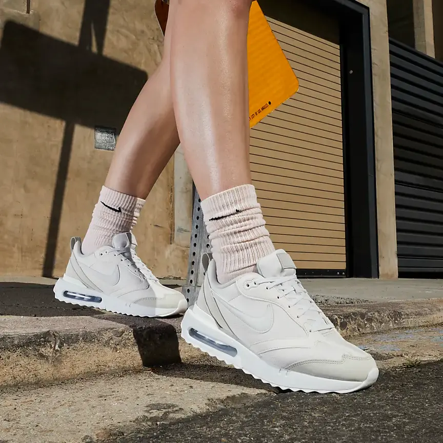 Alternative view of Giày Nike Air Max Dawn ‘Light Bone’ DM8261-001