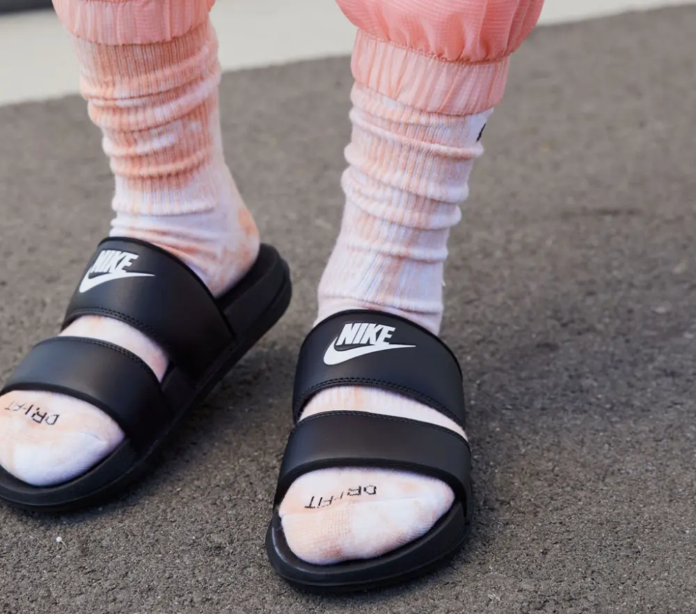 Alternative view of Dép Nike Offcourt 'Black' DC0496-001