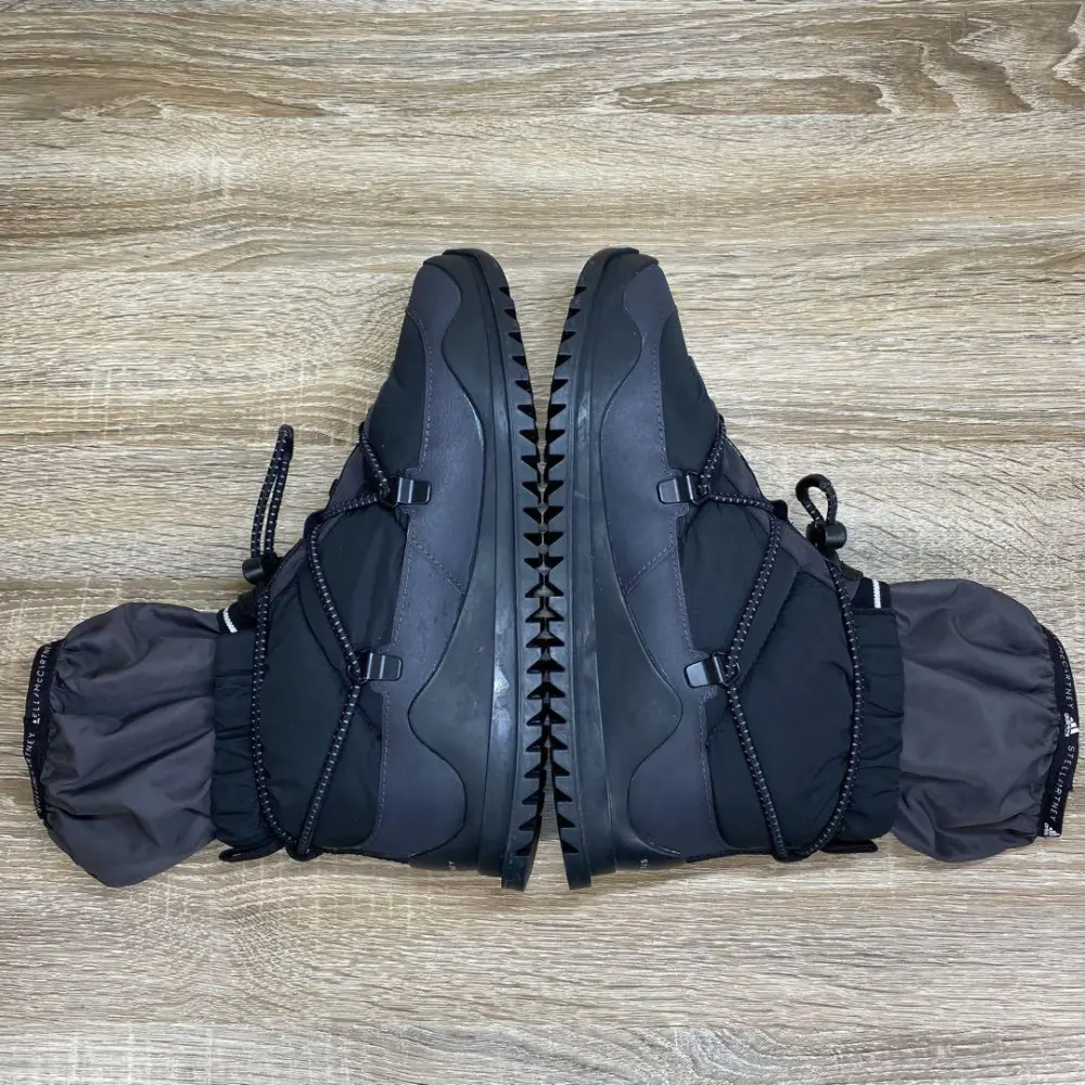 Alternative view of Giày Adidas Winterboot x Stella McCartney ‘Core Black’ GY4384