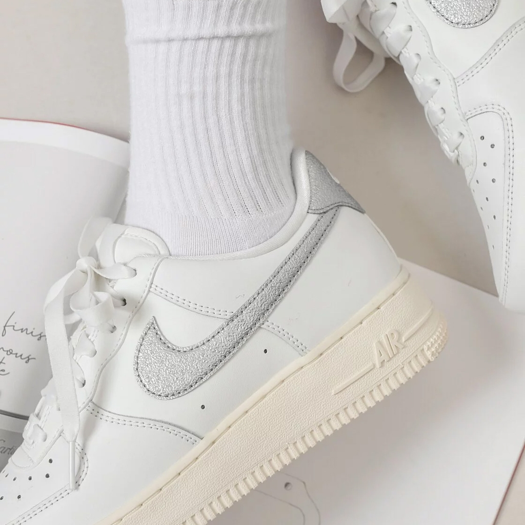 Giày Nike Air Force 1 Low Silver Swoosh DQ7569-100 - Ảnh 4