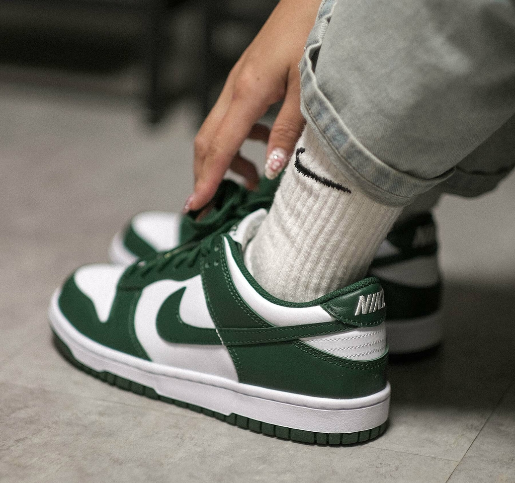 Giày Nike Dunk Low 'Michigan State' CW1590-102 - Ảnh 5